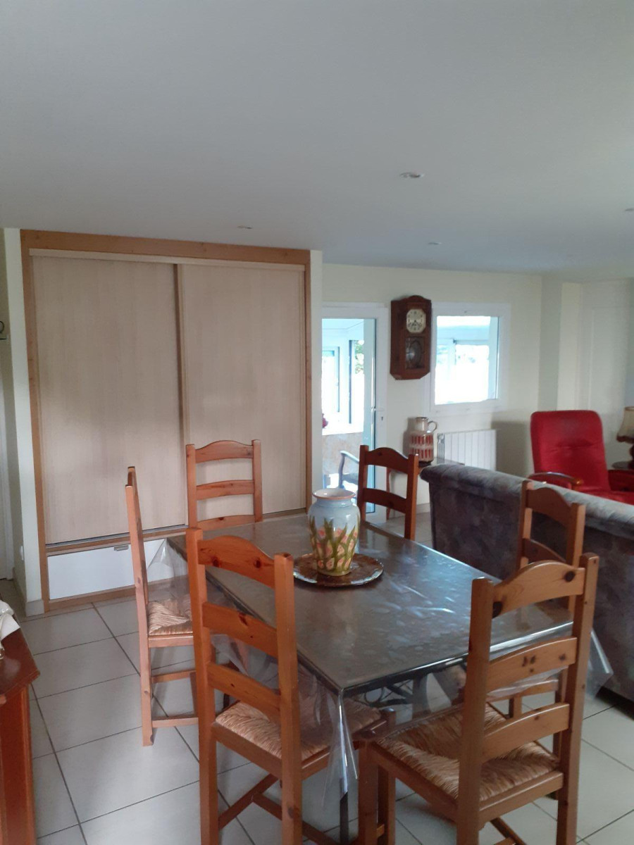 
                                                Location
                                                 Maison tranquille et proche toutes commodités