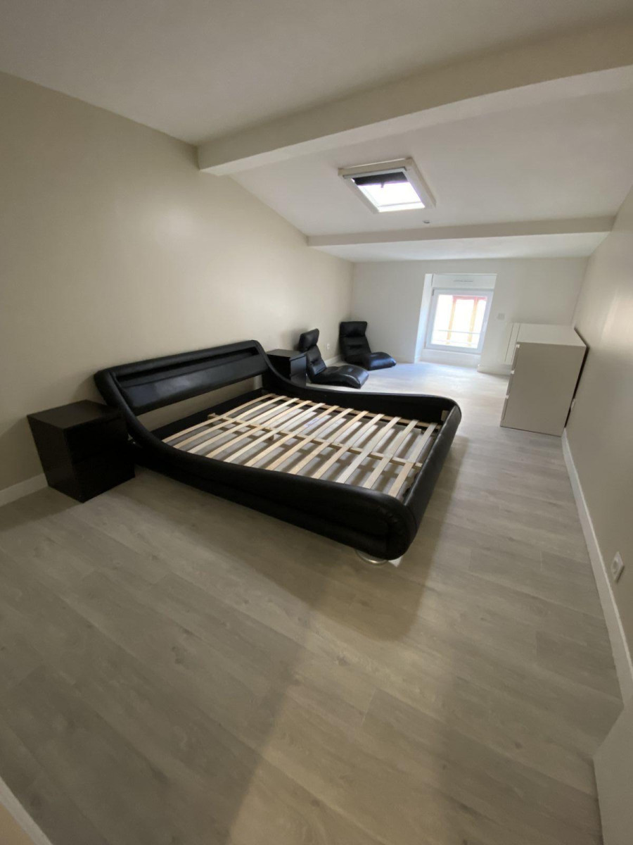 
                                                Location
                                                 Maison triplex meublée ,  55 m² , 2 chambres 680€