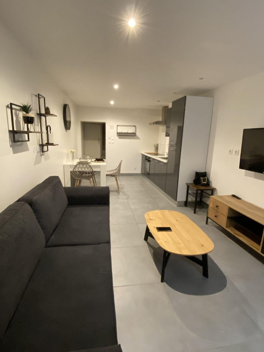 
                                                Location
                                                 Maison triplex meublée ,  55 m² , 2 chambres 680€