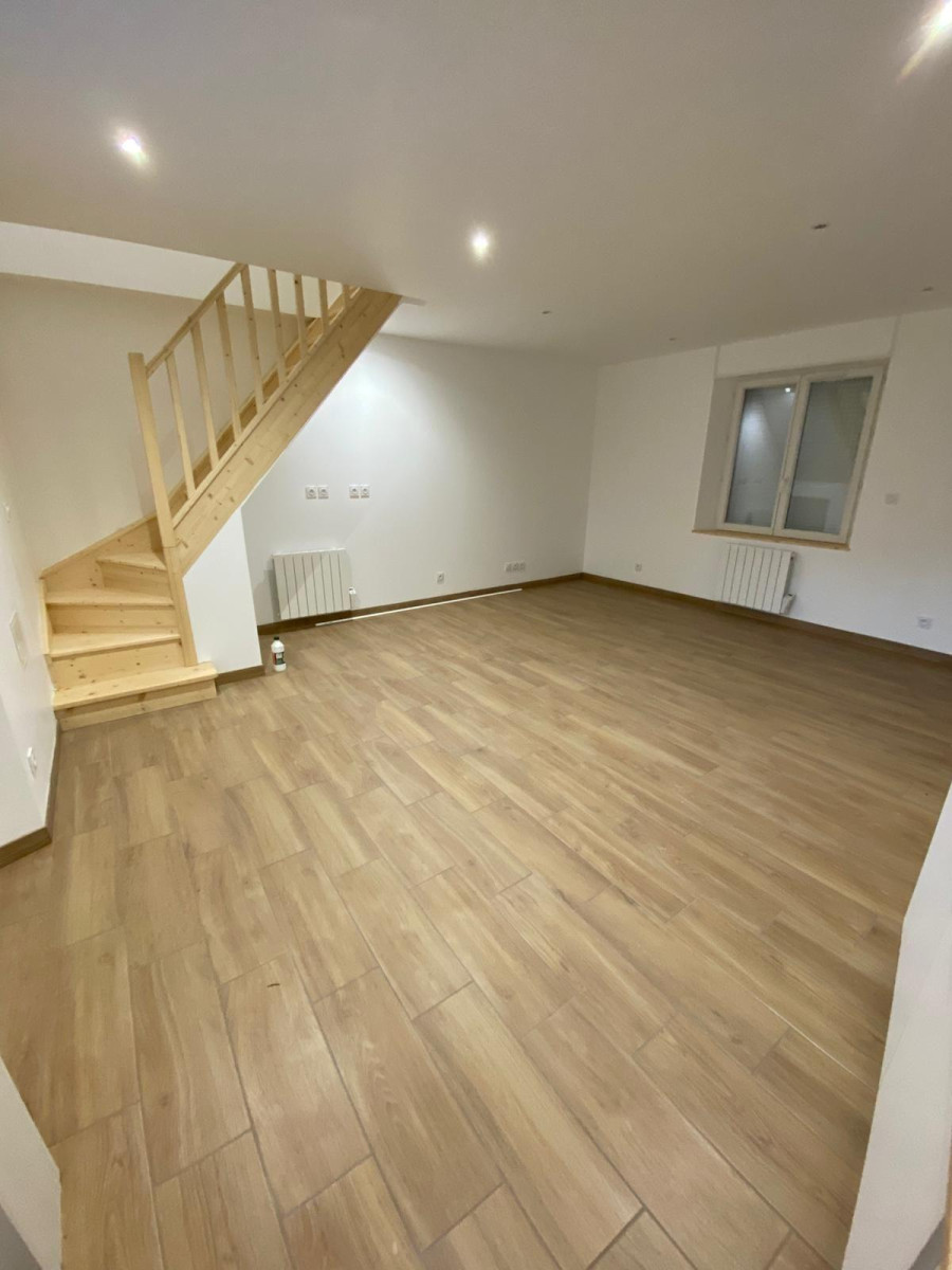 
                                                Location
                                                 Maison type F3