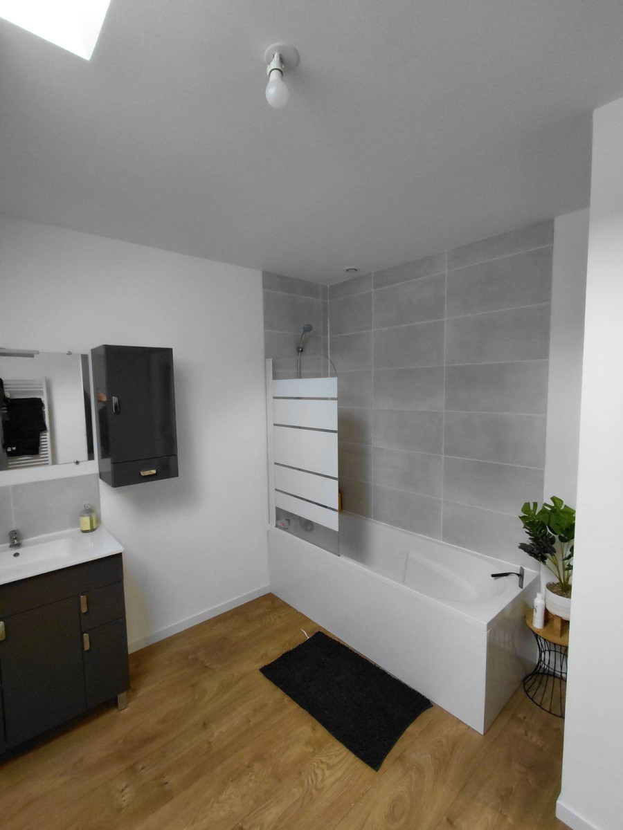 
                                                Location
                                                 Maison type F3