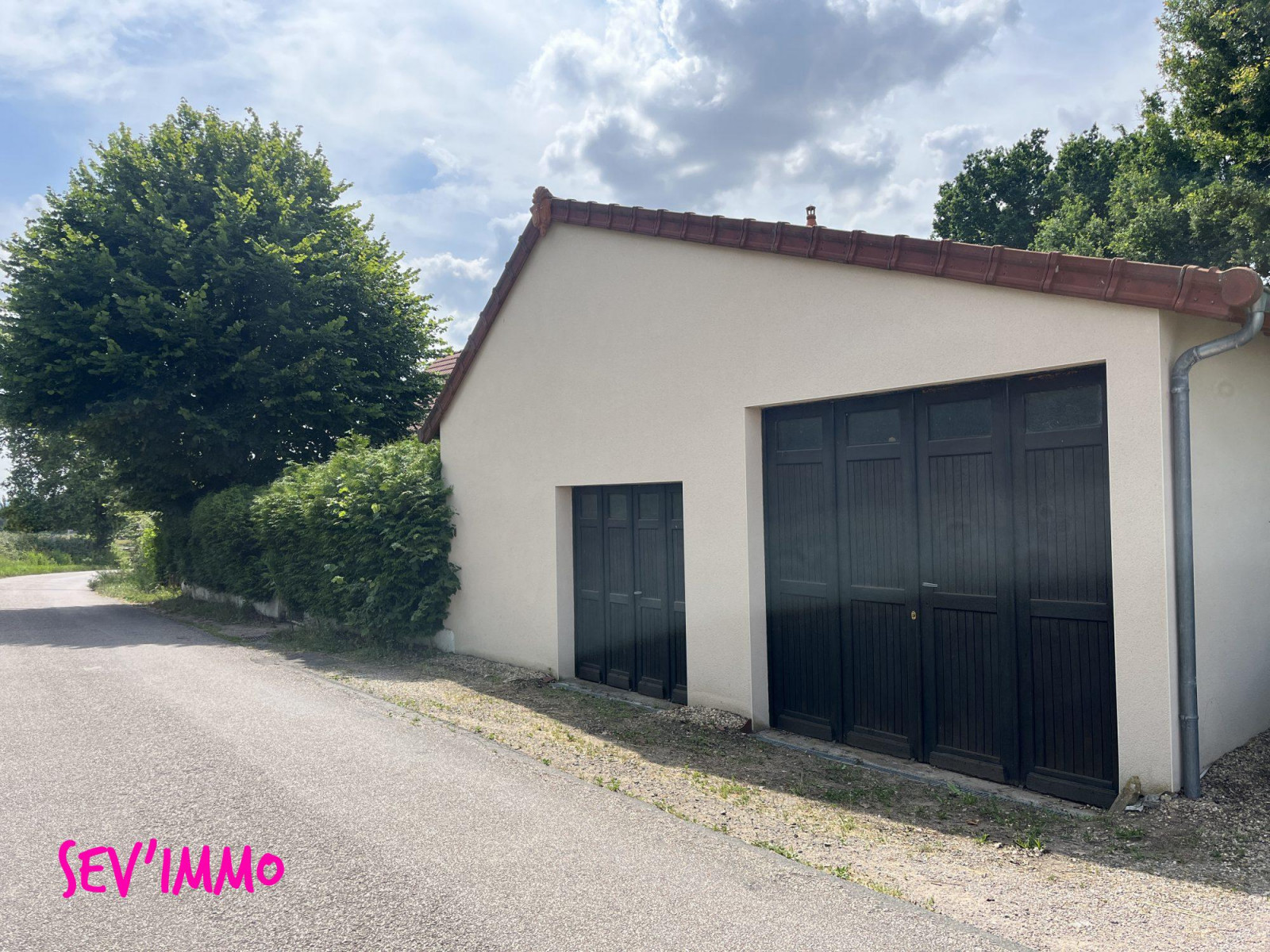 
                                                Vente
                                                 MAISON TYPE LONGERE DEPENDANCES + TERRAIN