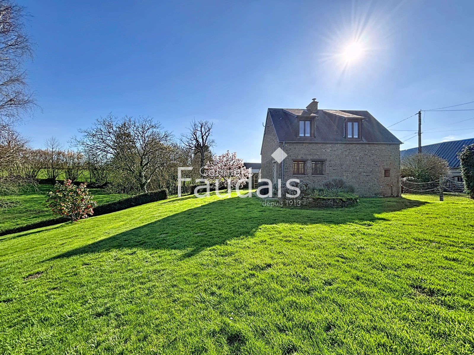 
                                                Vente
                                                 maison/villa 4 pièces