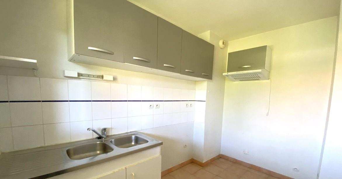 
                                                Location
                                                 Maison/Villa  avec clim, jardin, piscine, 995€ TTC