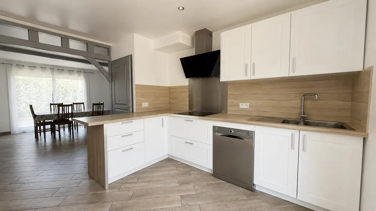 
                                                Vente
                                                 Maison vivable de plain-pied 97m² et double garage