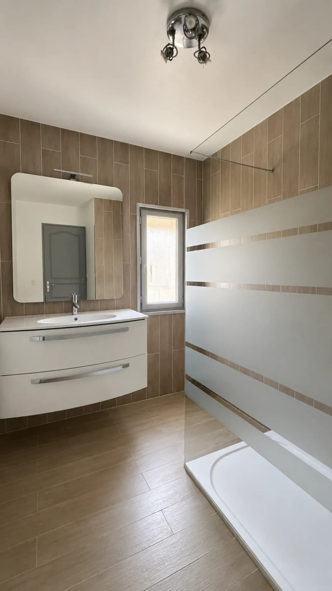 
                                                Vente
                                                 Maison vivable de plain-pied 97m² et double garage