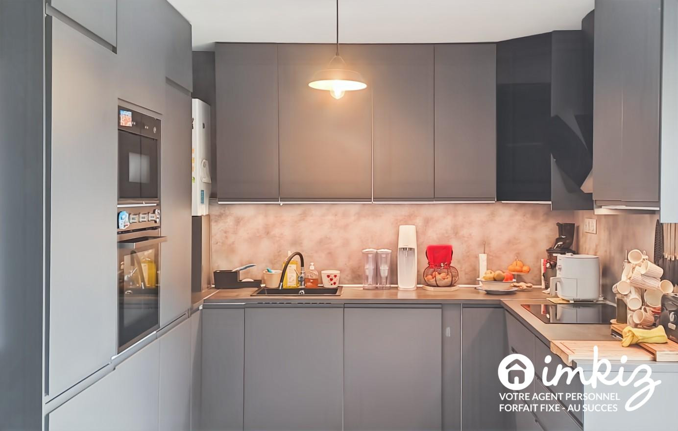 
                                                Vente
                                                 Maison vue étang de Thau, piscine, jardin.