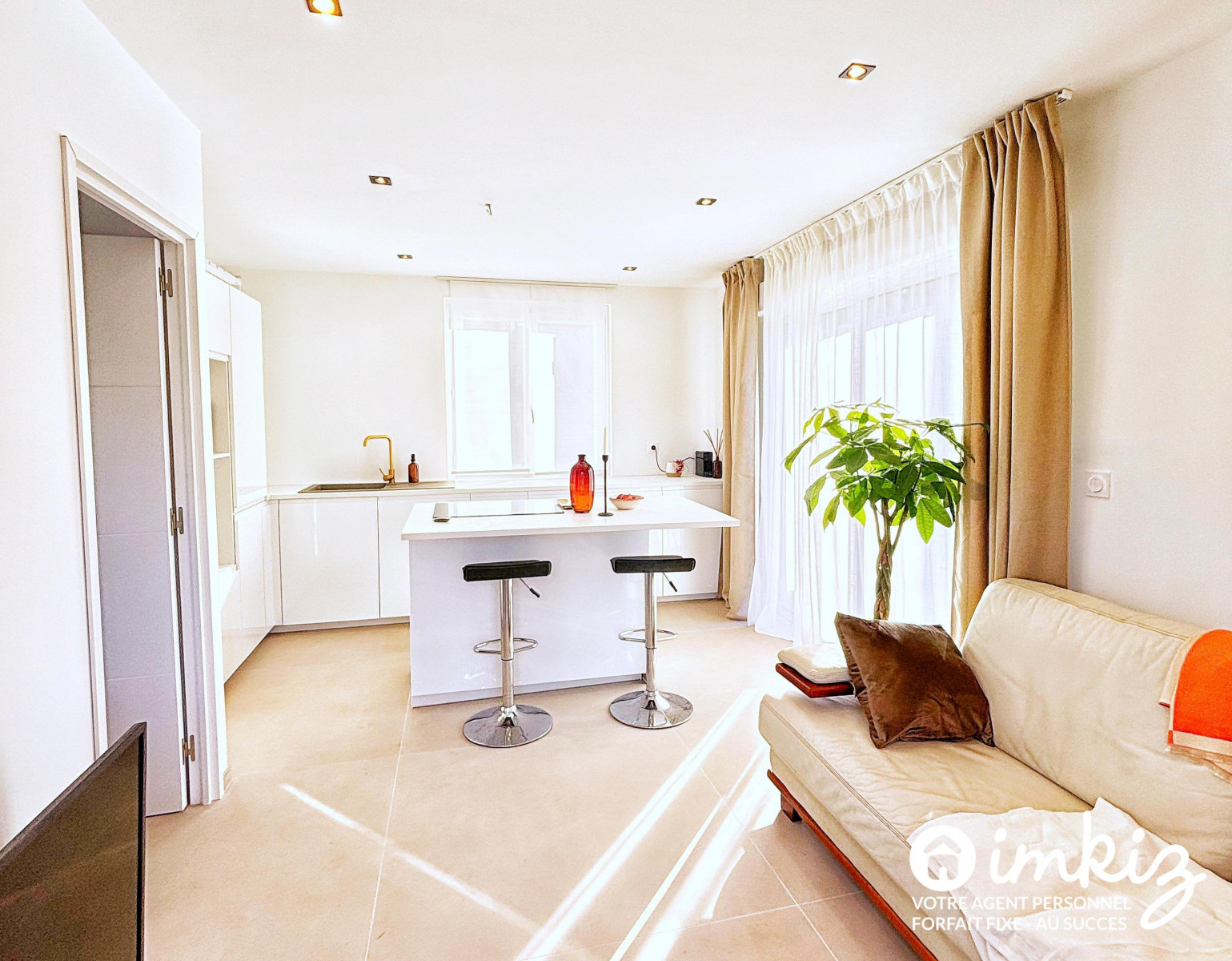 
                                                Vente
                                                 MAISONNETTE RENOVEE - TERRAIN