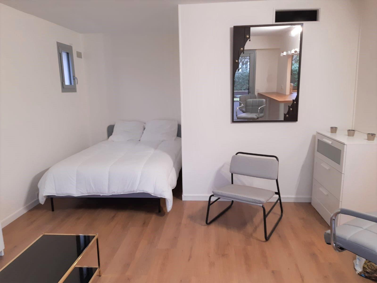 
                                                Location
                                                 Maisons-Laffitte 32m2 meublé refait à neuf