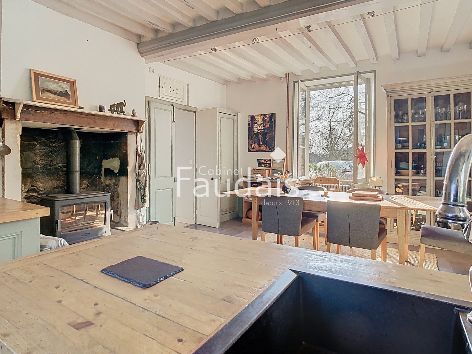 
                                                Vente
                                                 Manoir 18 ème siècle avec gite au coeur de la Suisse Normand