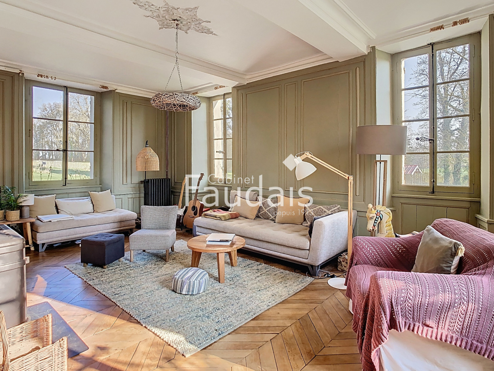 
                                                Vente
                                                 Manoir 18 ème siècle avec gite au coeur de la Suisse Normand