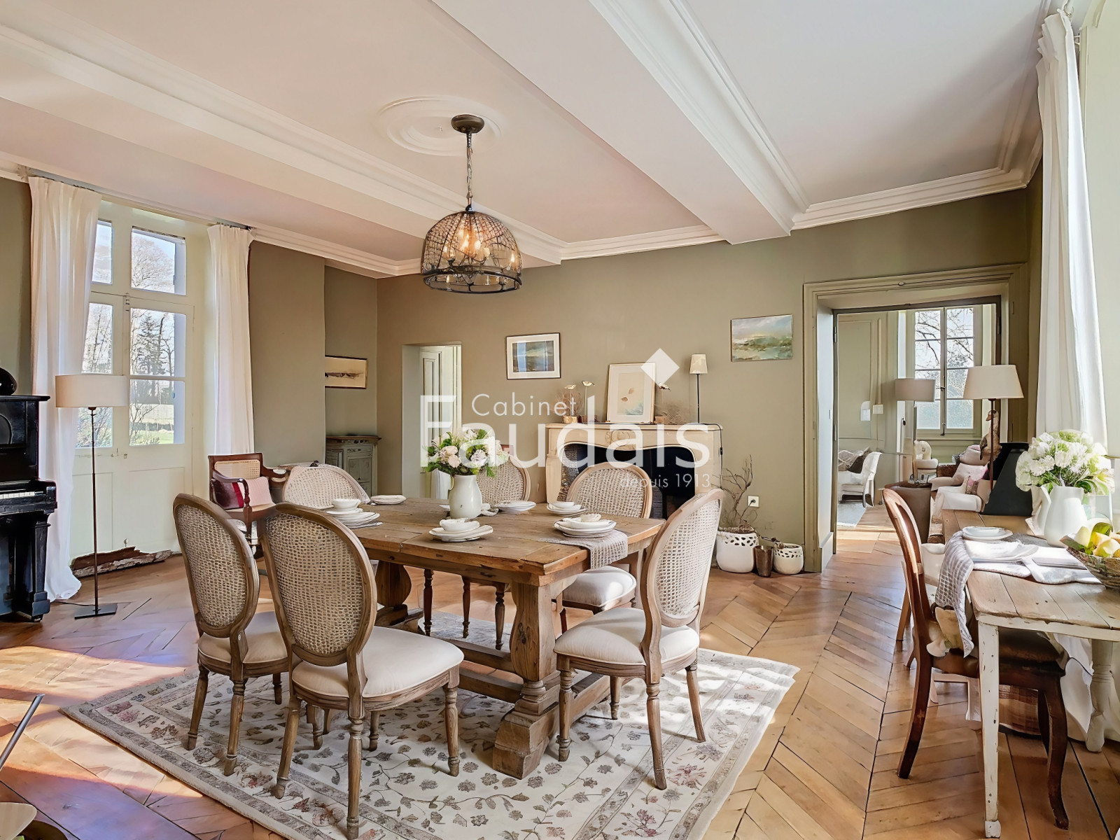 
                                                Vente
                                                 Manoir 18 ème siècle avec gite au coeur de la Suisse Normand