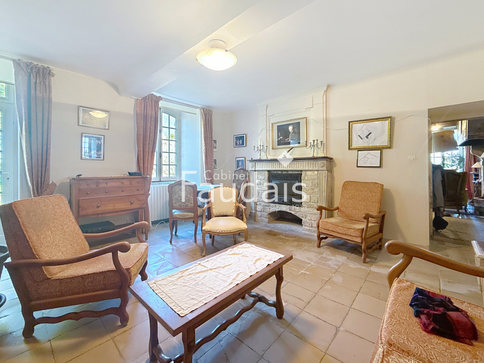 
                                                Vente
                                                 Manoir du 16ème siècle dans le cotentin