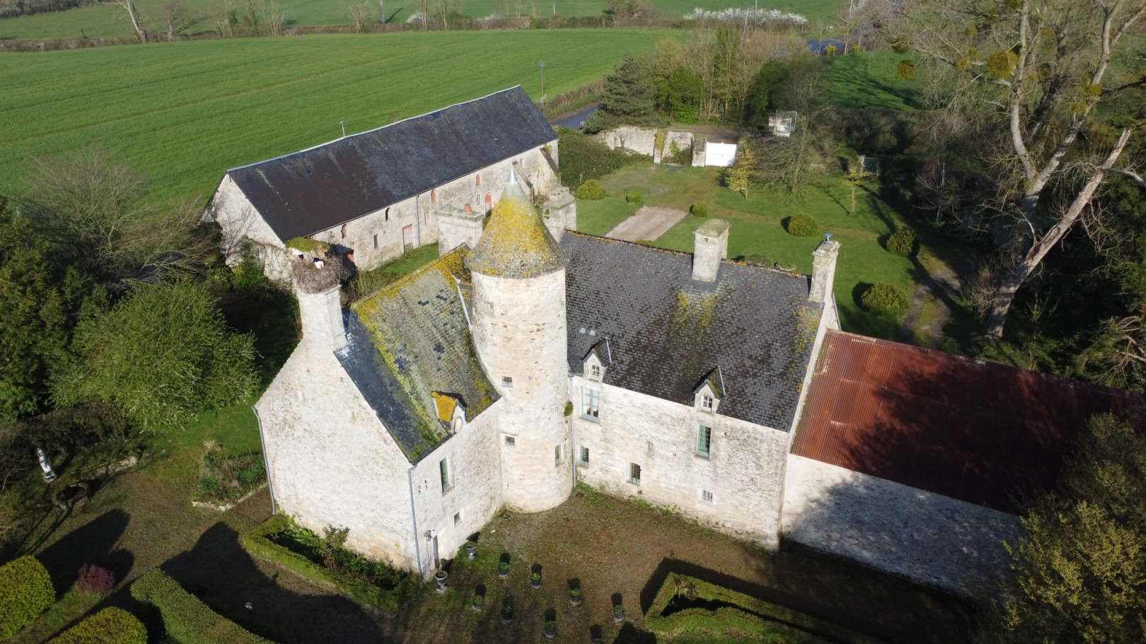 
                                                Vente
                                                 Manoir du 16ème siècle dans le cotentin
