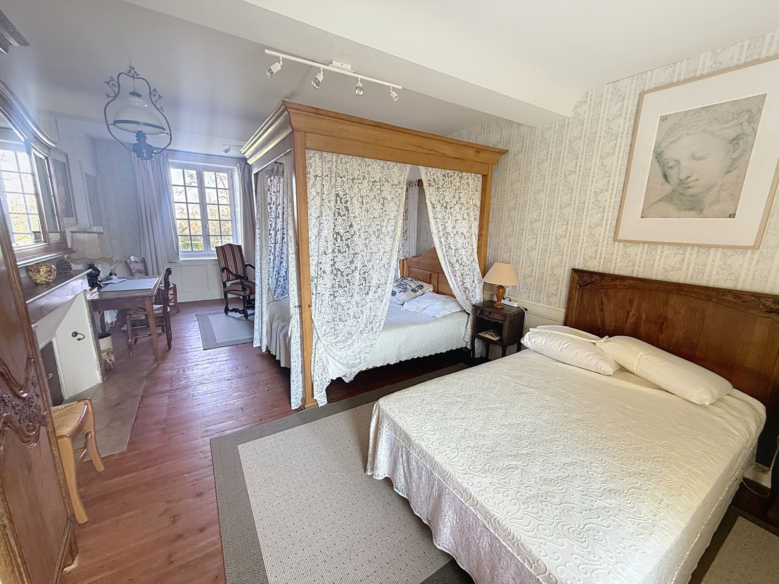 
                                                Vente
                                                 Manoir du 16ème siècle dans le cotentin