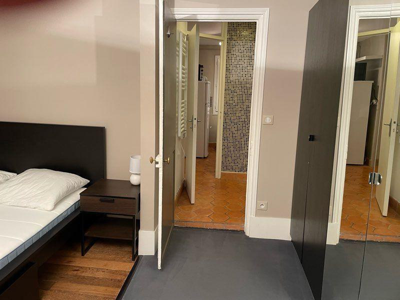 
                                                Location
                                                 Marais Saint Paul - 2 pièces meublé - 44m2