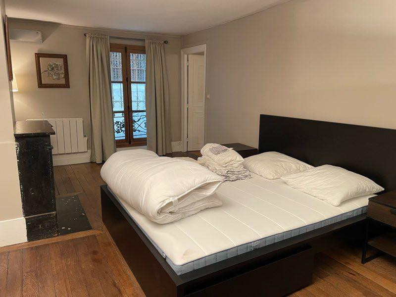 
                                                Location
                                                 Marais Saint Paul - 2 pièces meublé - 44m2
