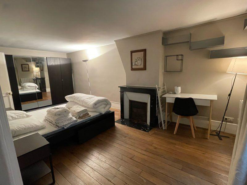 
                                                Location
                                                 Marais Saint Paul - 2 pièces meublé - 44m2