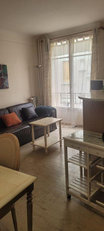 
                                                Location
                                                 Marais Studio meublé