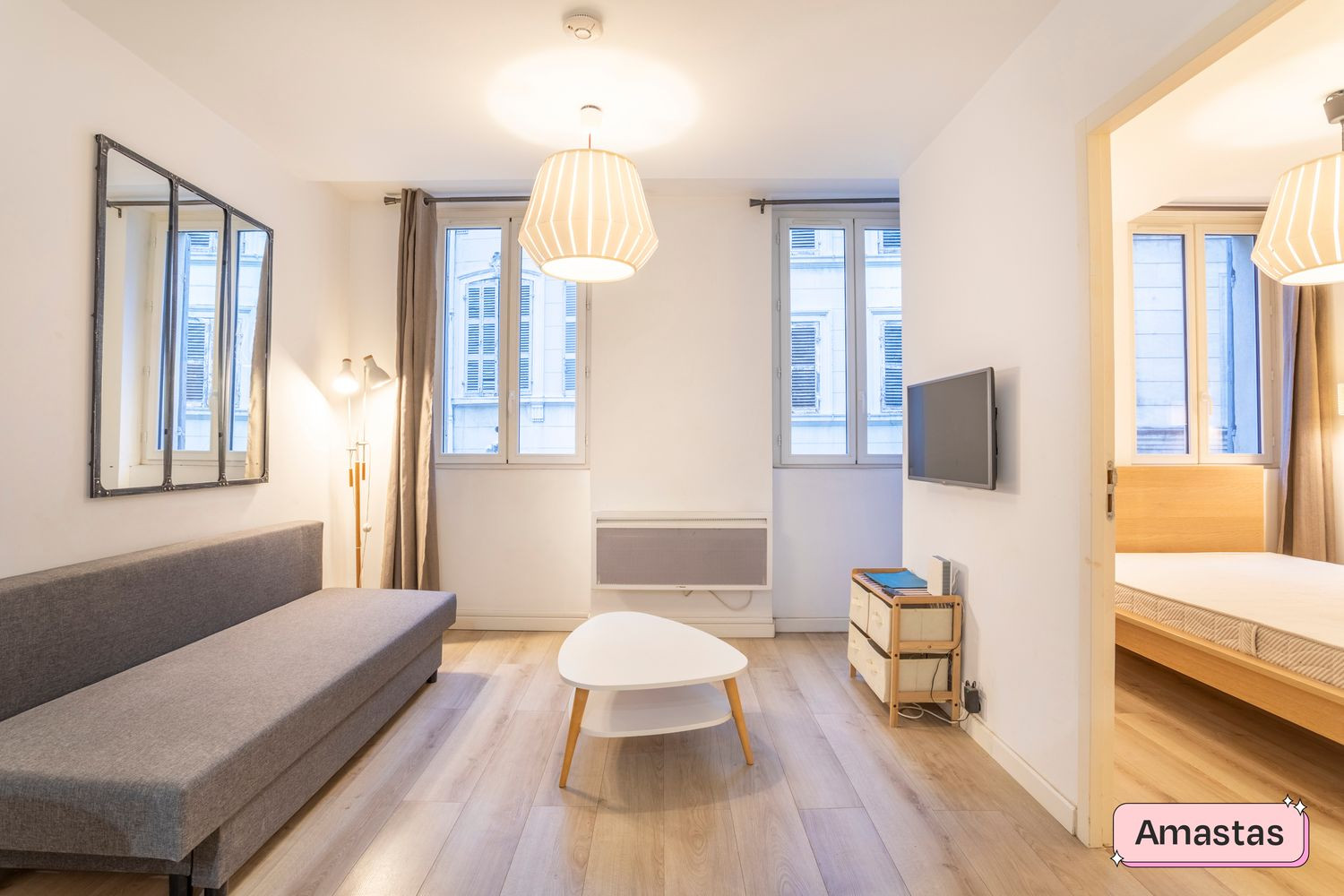 
                                                Location
                                                 Marseille 13001 - Charmant T2 spacieux et lumineux dans le quartier de Noailles