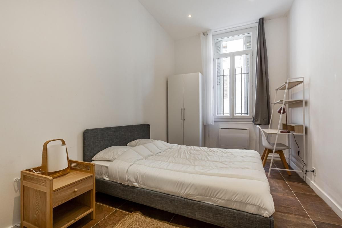 
                                                Colocation
                                                 Marseille 13001 - Colocation 4 chambres au pied de Saint Charles