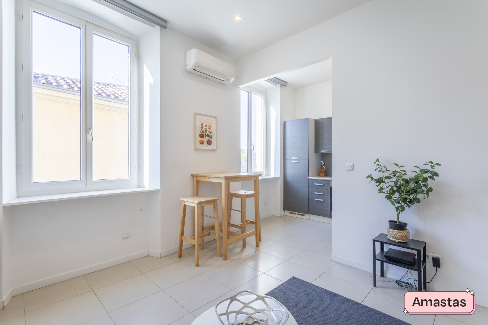 
                                                Location
                                                 Marseille 13001 - Magnifique T2 secteur Gare Saint Charles