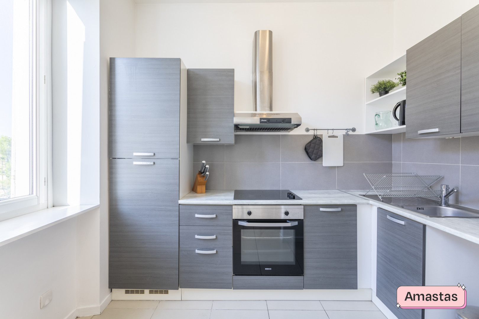 
                                                Location
                                                 Marseille 13001 - Magnifique T2 secteur Gare Saint Charles