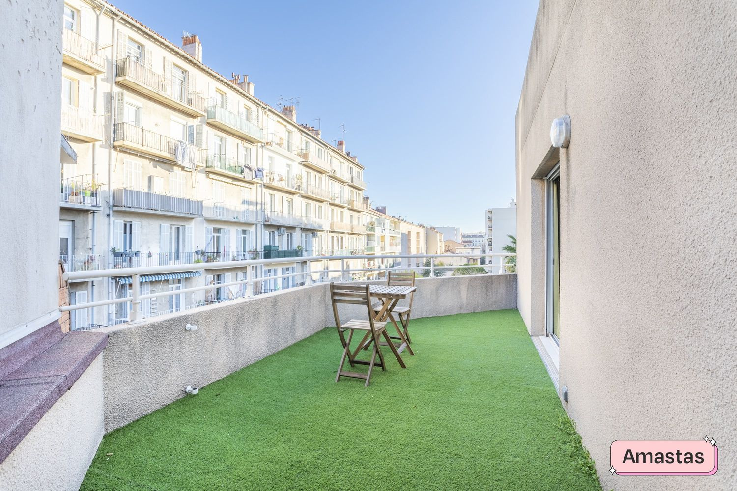 
                                                Location
                                                 Marseille 13005 - Joli Studio en plein cœur du quartier Camas