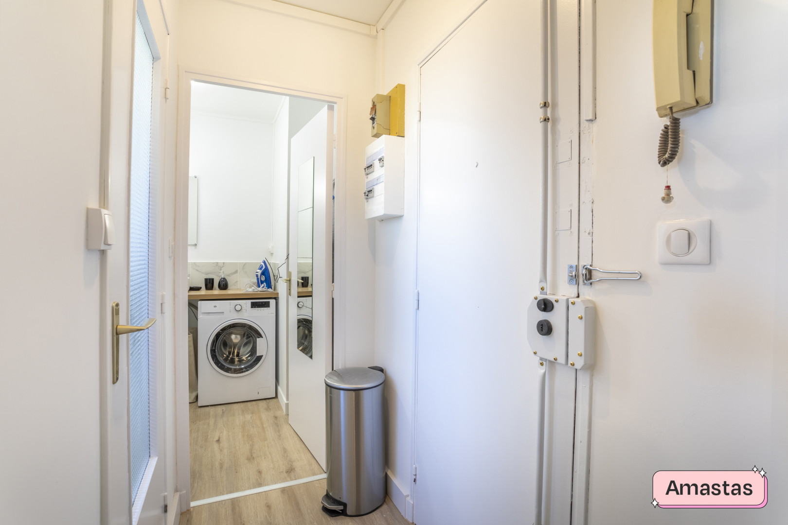 
                                                Location
                                                 Marseille 13005 - Magnifique studio secteur Saint-Pierre