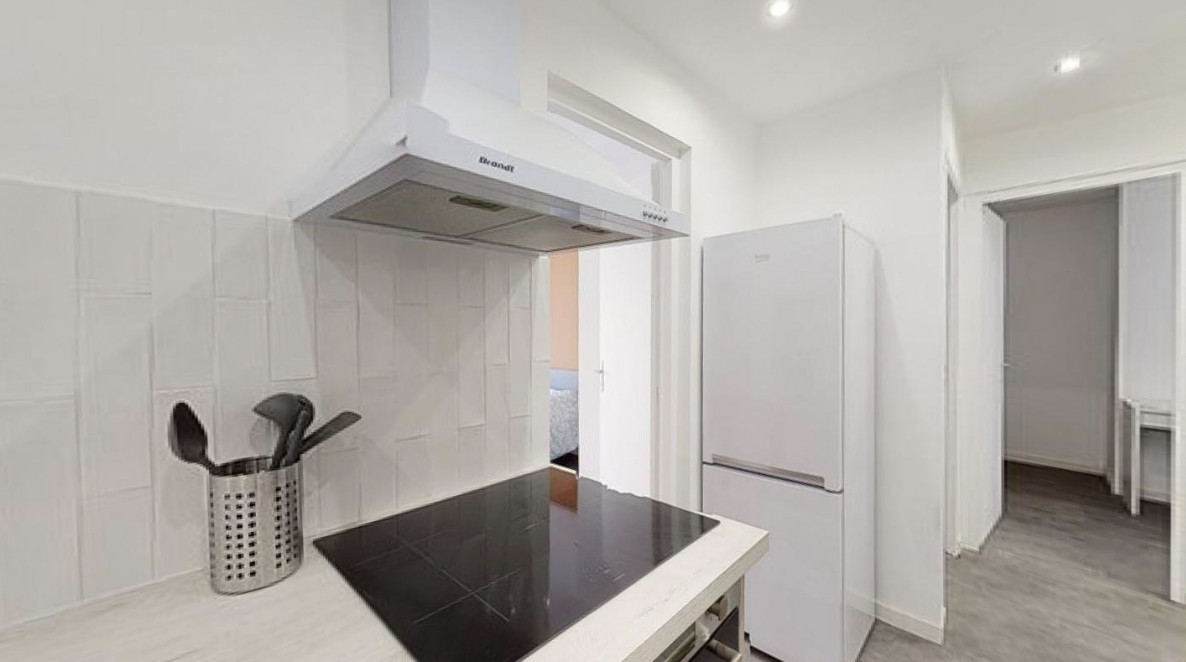 
                                                Colocation
                                                 Marseille 13006 - Charmant T4 lumineux en colocation