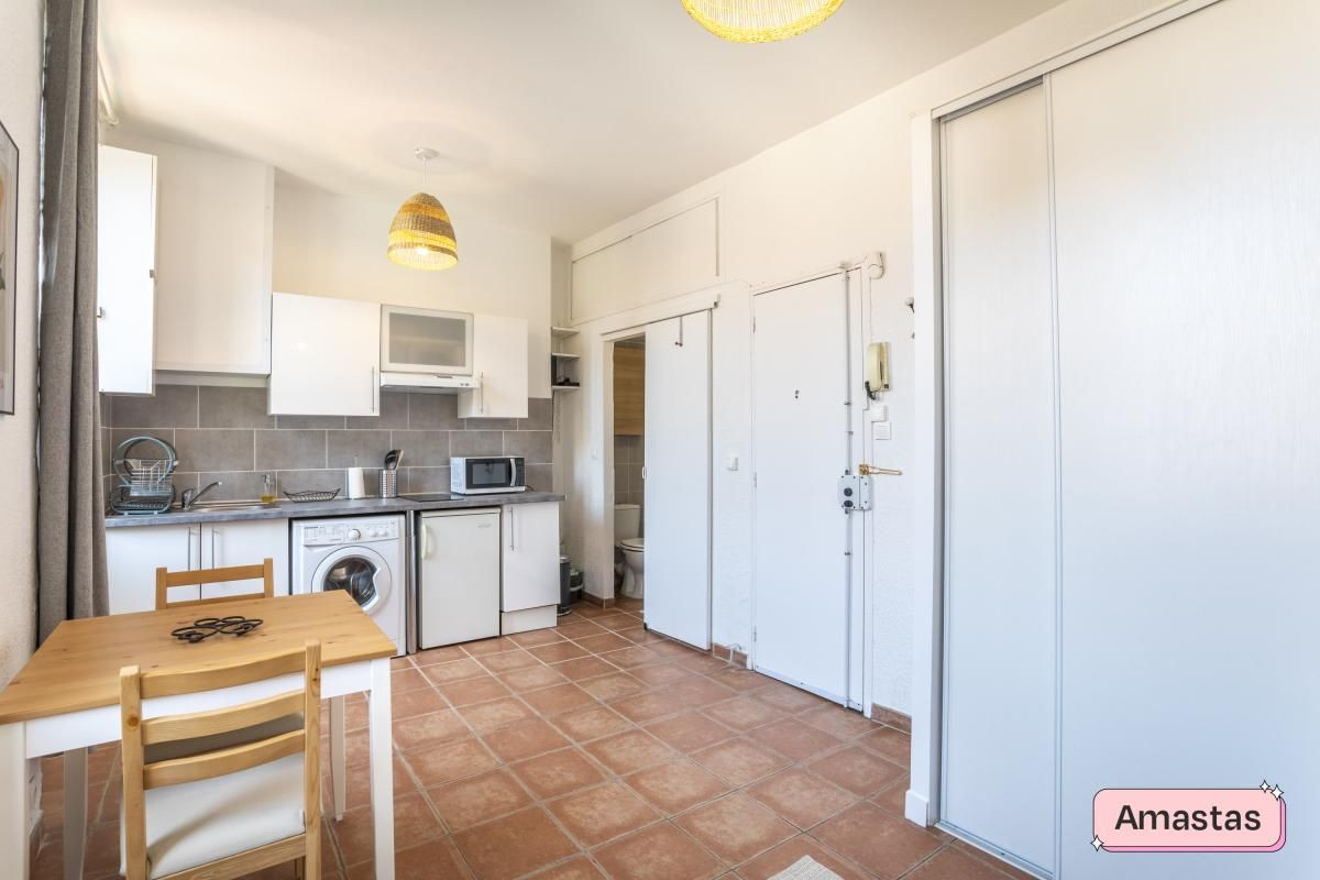 
                                                Location
                                                 Marseille 13006 - Studio lumineux et bien aménagé au cœur de Marseille