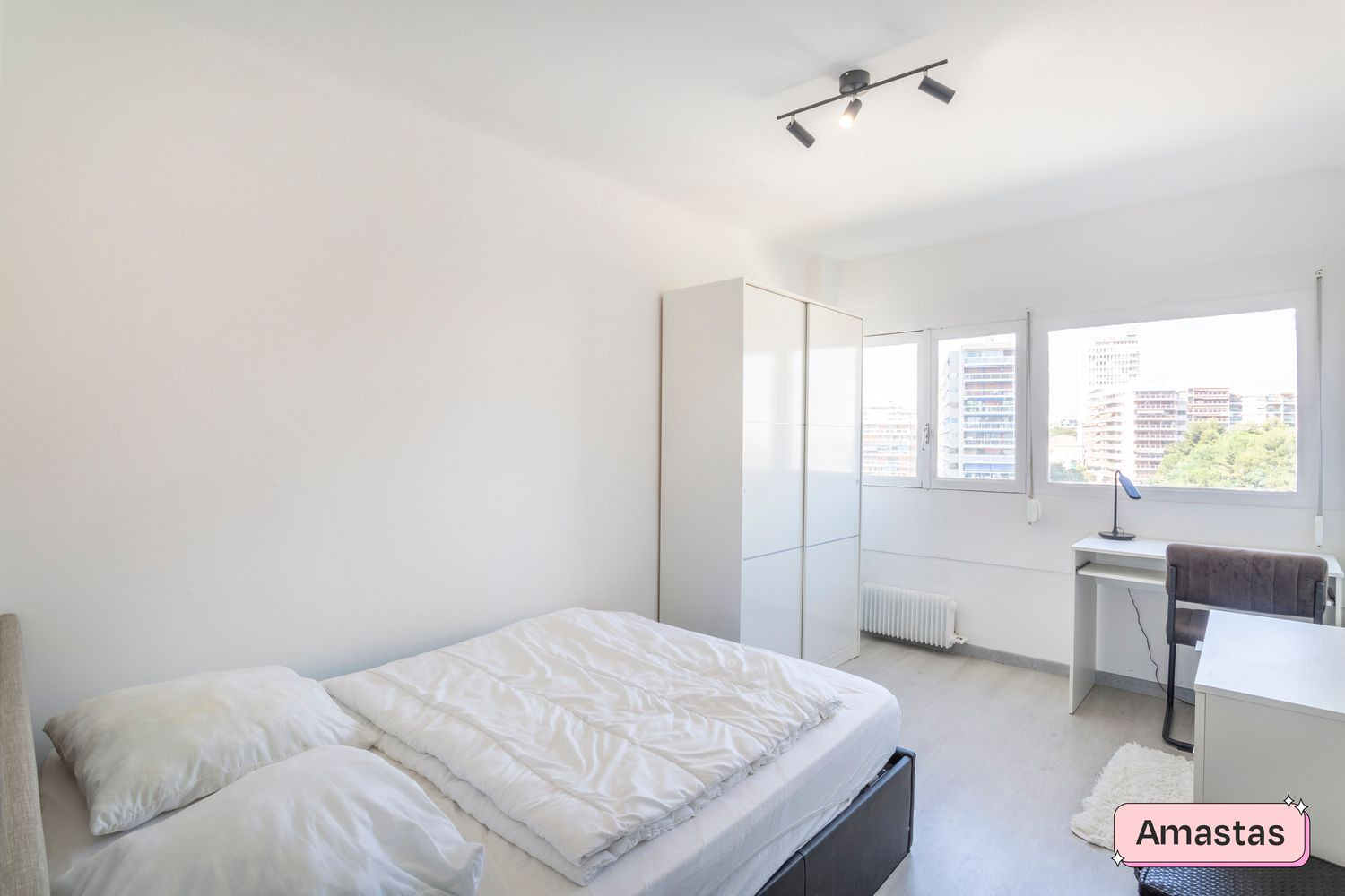 
                                                Colocation
                                                 Marseille 13006 - Superbe Colocation T4 Avenue Jules Cantini