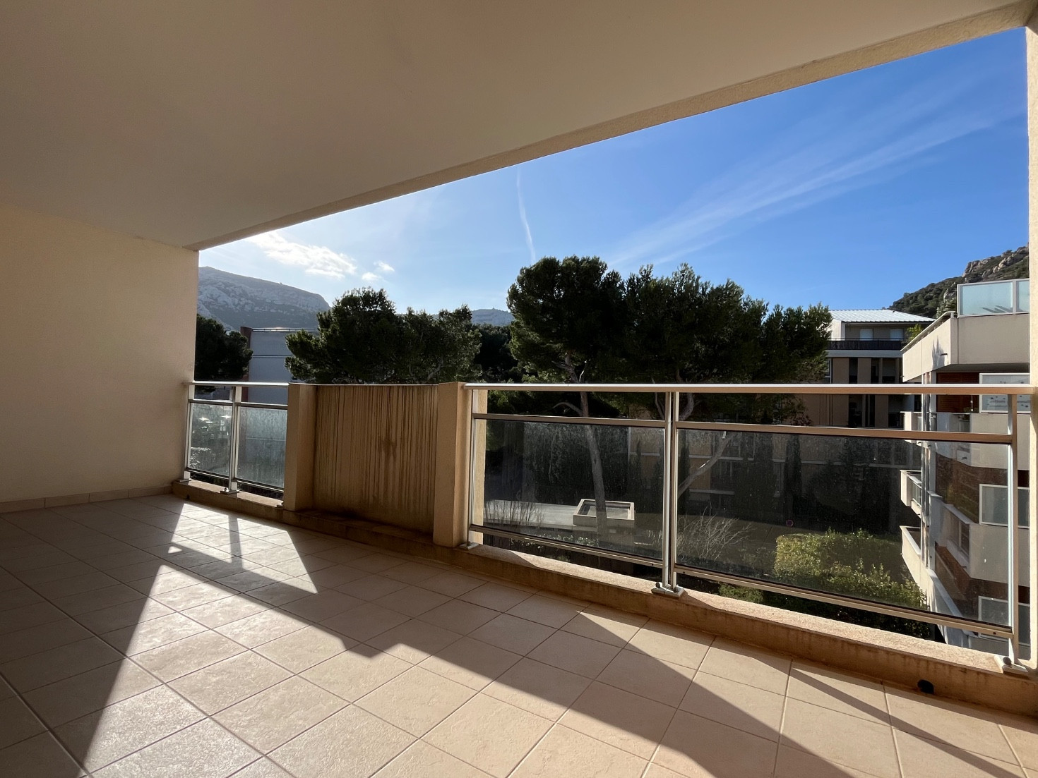 
                                                Vente
                                                 Marseille - Le Roy d'Espagne