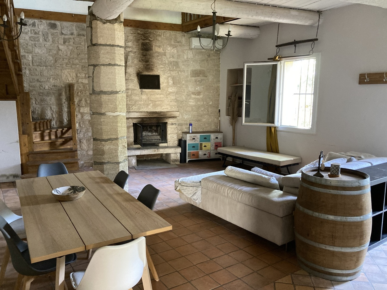 
                                                Vente
                                                 mas 117 m² avec remise et garage sur 1900 m²
