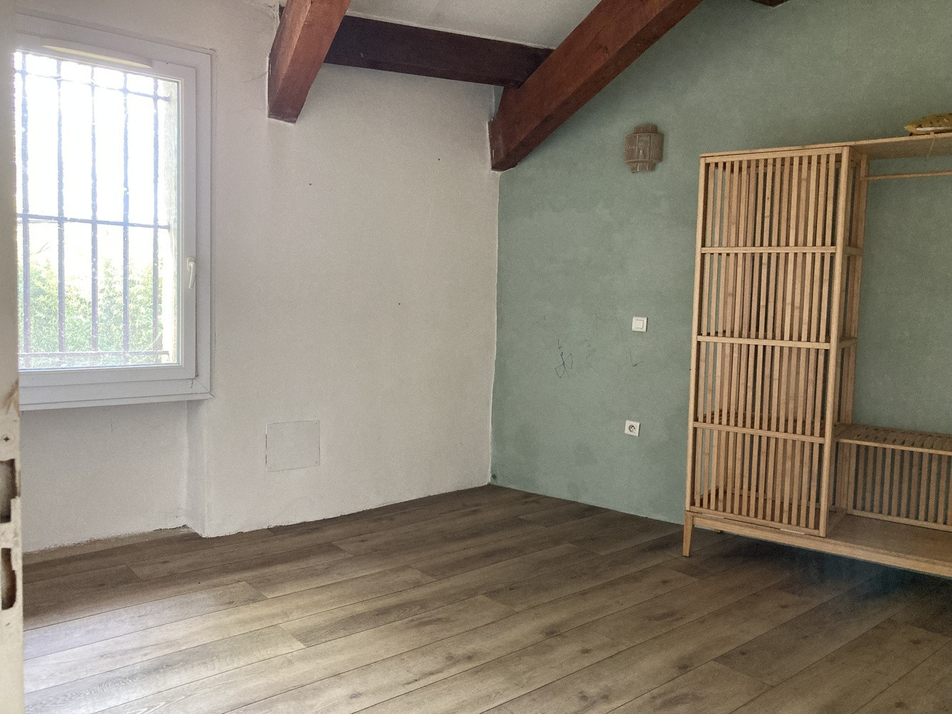 
                                                Vente
                                                 mas 117 m² avec remise et garage sur 1900 m²