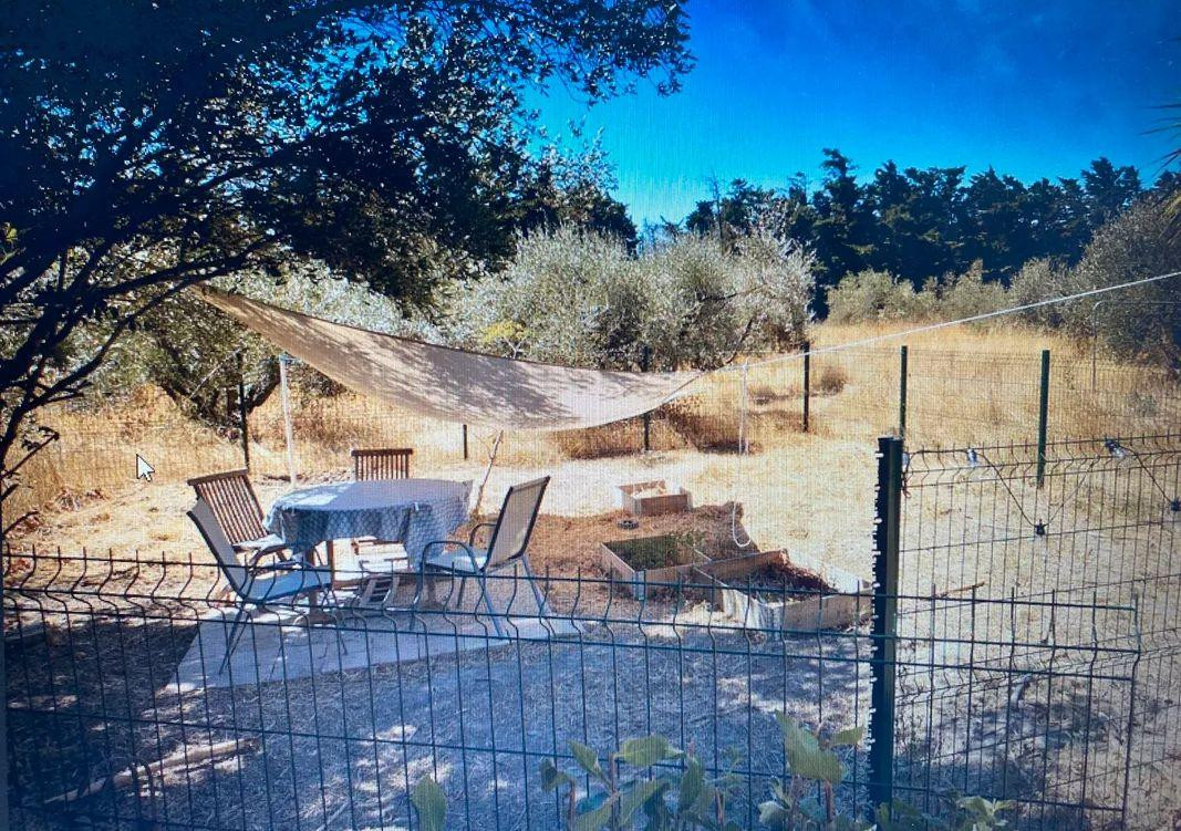 
                                                Location
                                                 Mas meublée 65m2 jardin et deux places de parking