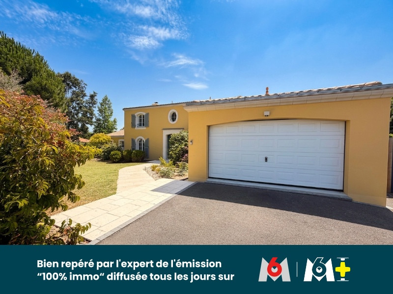 
                                                Vente
                                                 Mas Provençal 6 Chambres + 1 Bureau