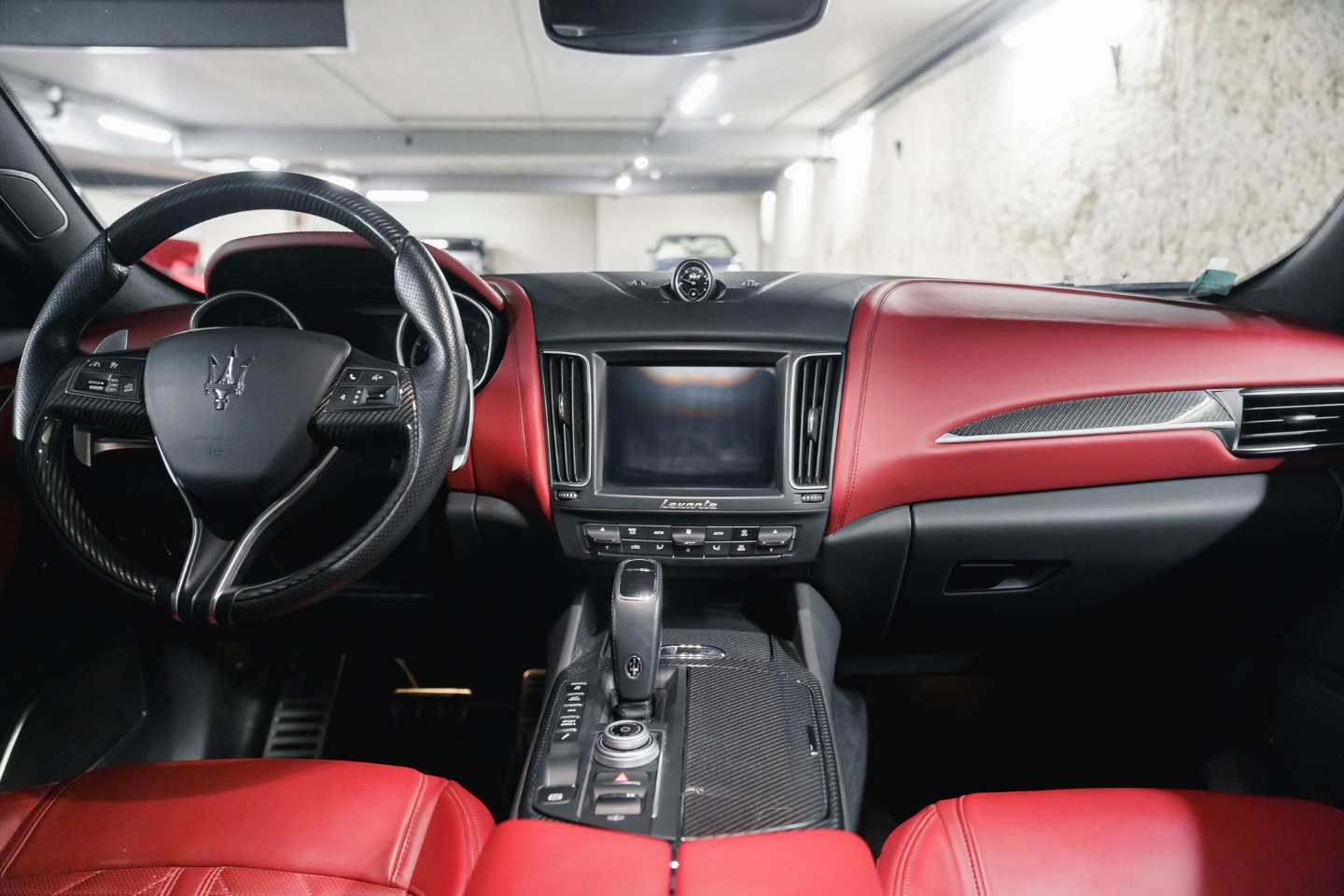
                                                Voiture
                                                 Maserati Levante (I.II) Trofeo V8 3.8 580