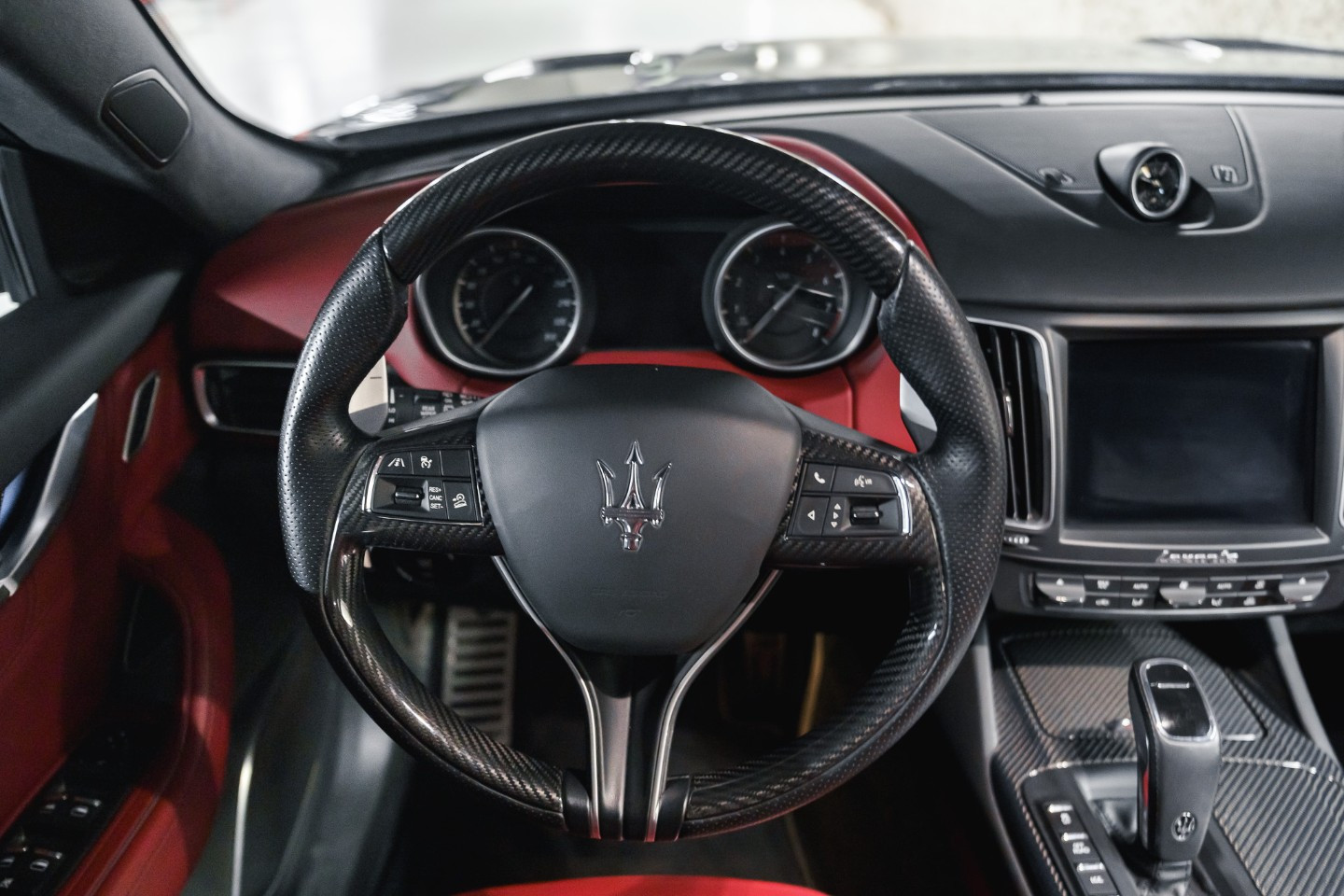 
                                                Voiture
                                                 Maserati Levante (I.II) Trofeo V8 3.8 580