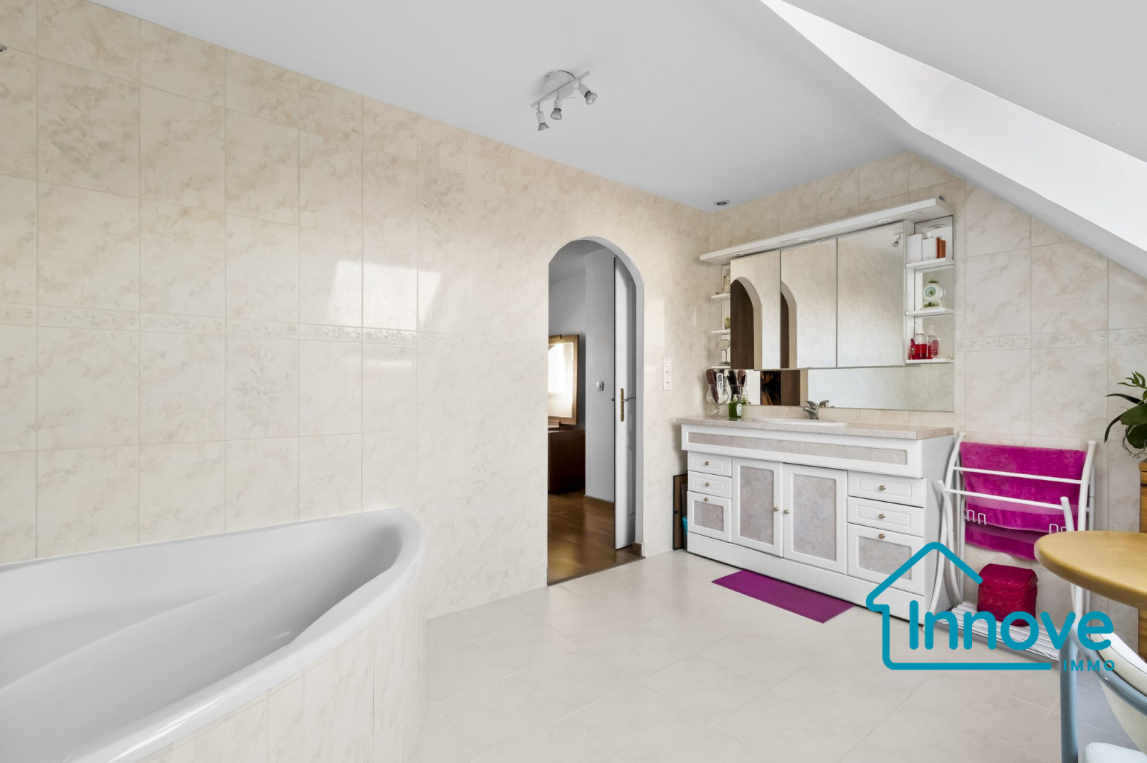 
                                                Vente
                                                 Mauregard : Belle maison récente avec 4 chambres et excellent D