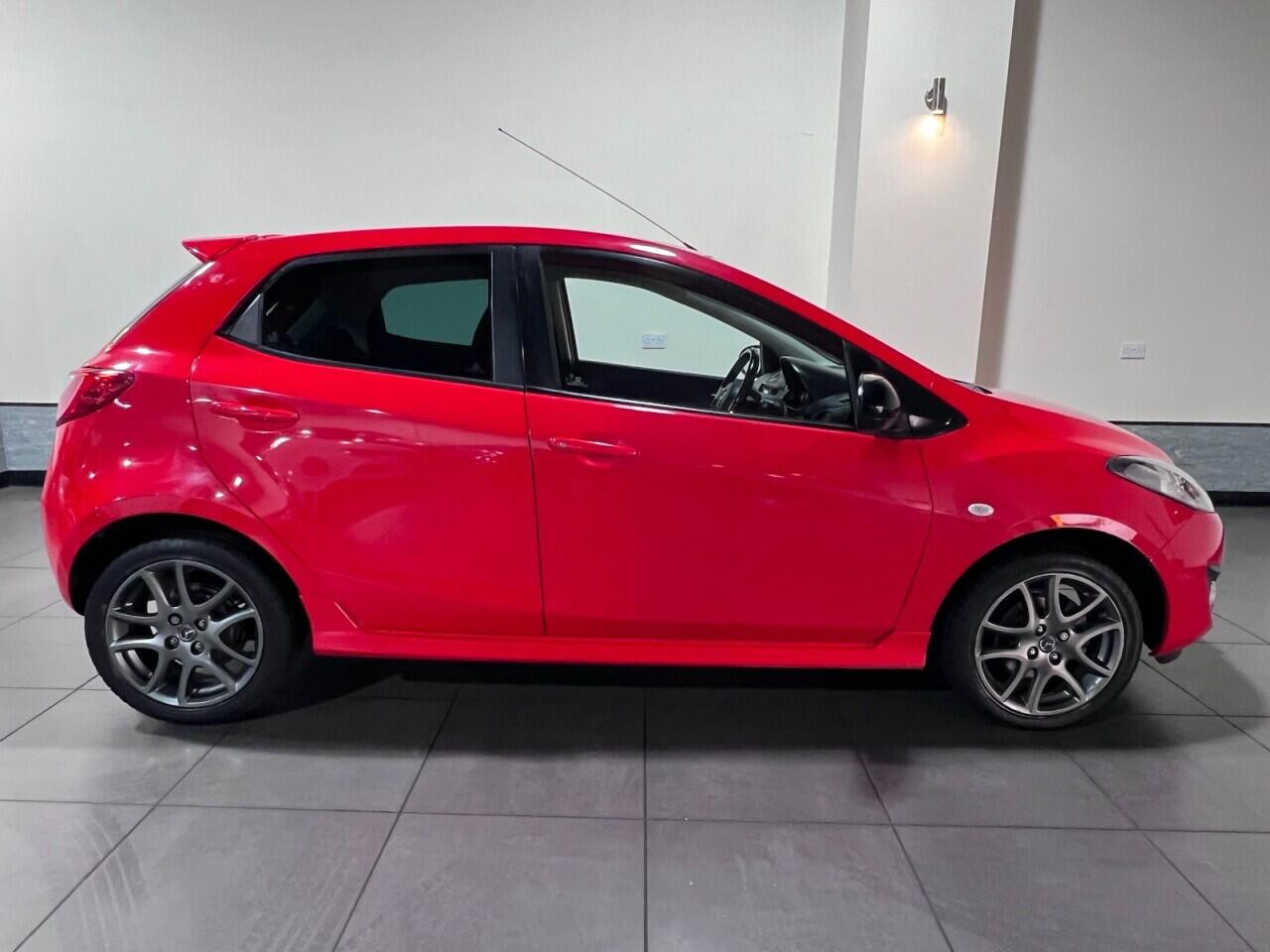 Voiture
                                                 MAZDA2 1.3 Venture Hatchback 5dr Petrol Manual Euro 5 (84 ps)