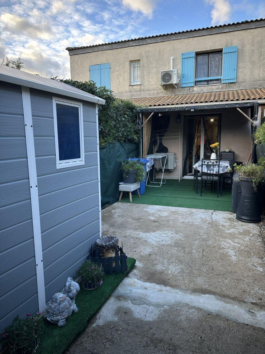 
                                                Location
                                                 Mazet avec jardin