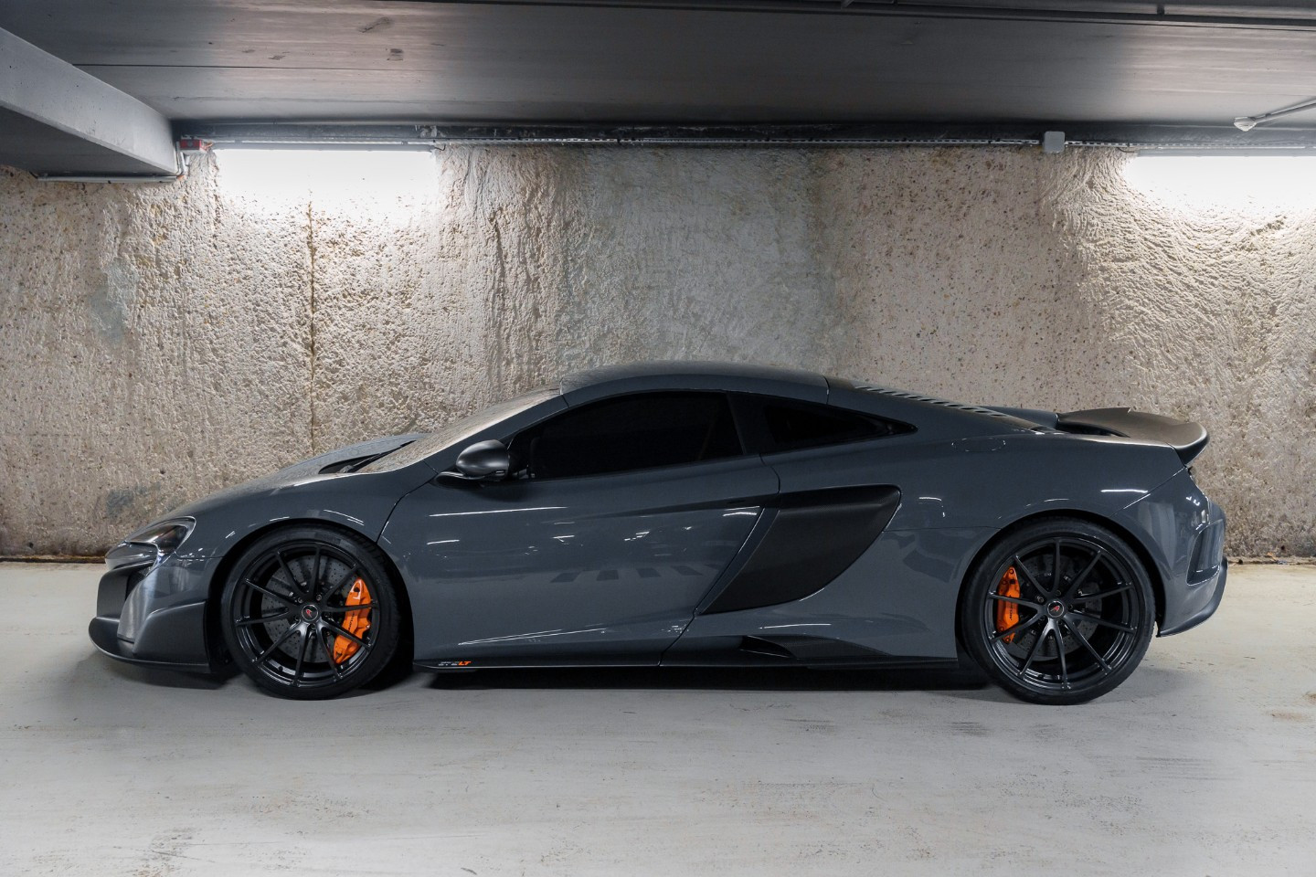 
                                                Voiture
                                                 McLaren 675 LT