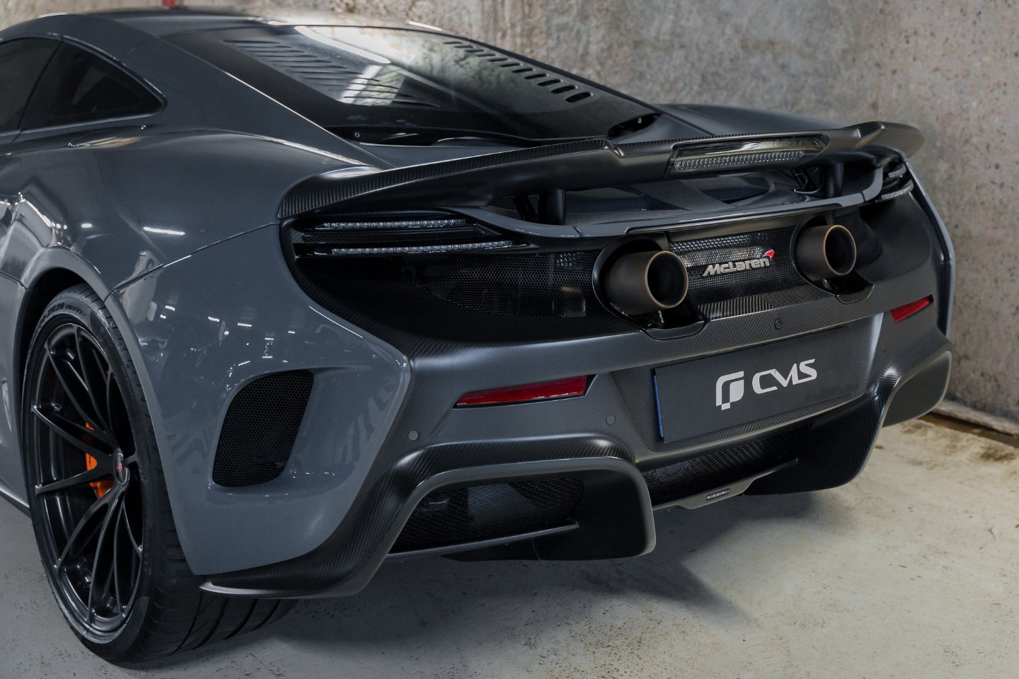 
                                                Voiture
                                                 McLaren 675 LT