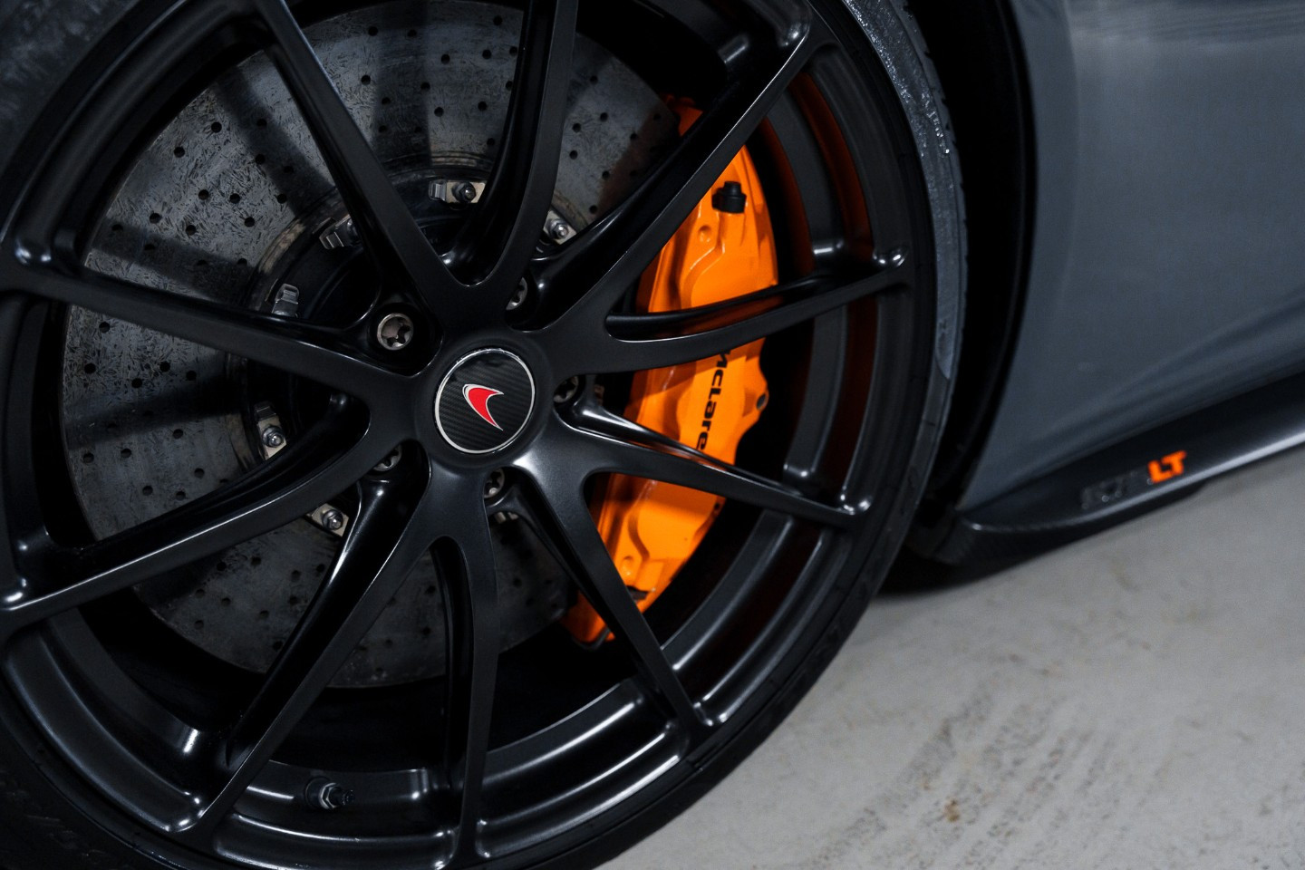 
                                                Voiture
                                                 McLaren 675 LT