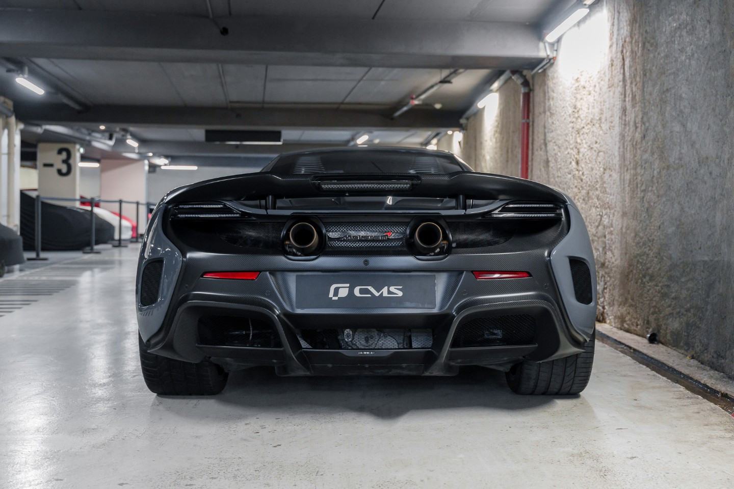 
                                                Voiture
                                                 McLaren 675 LT