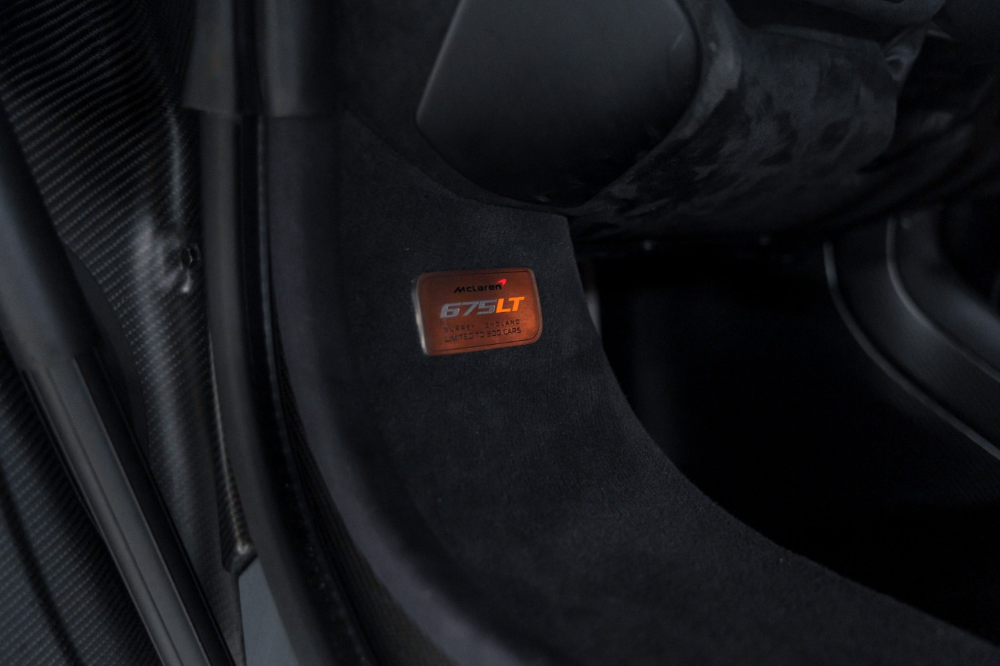 
                                                Voiture
                                                 McLaren 675 LT