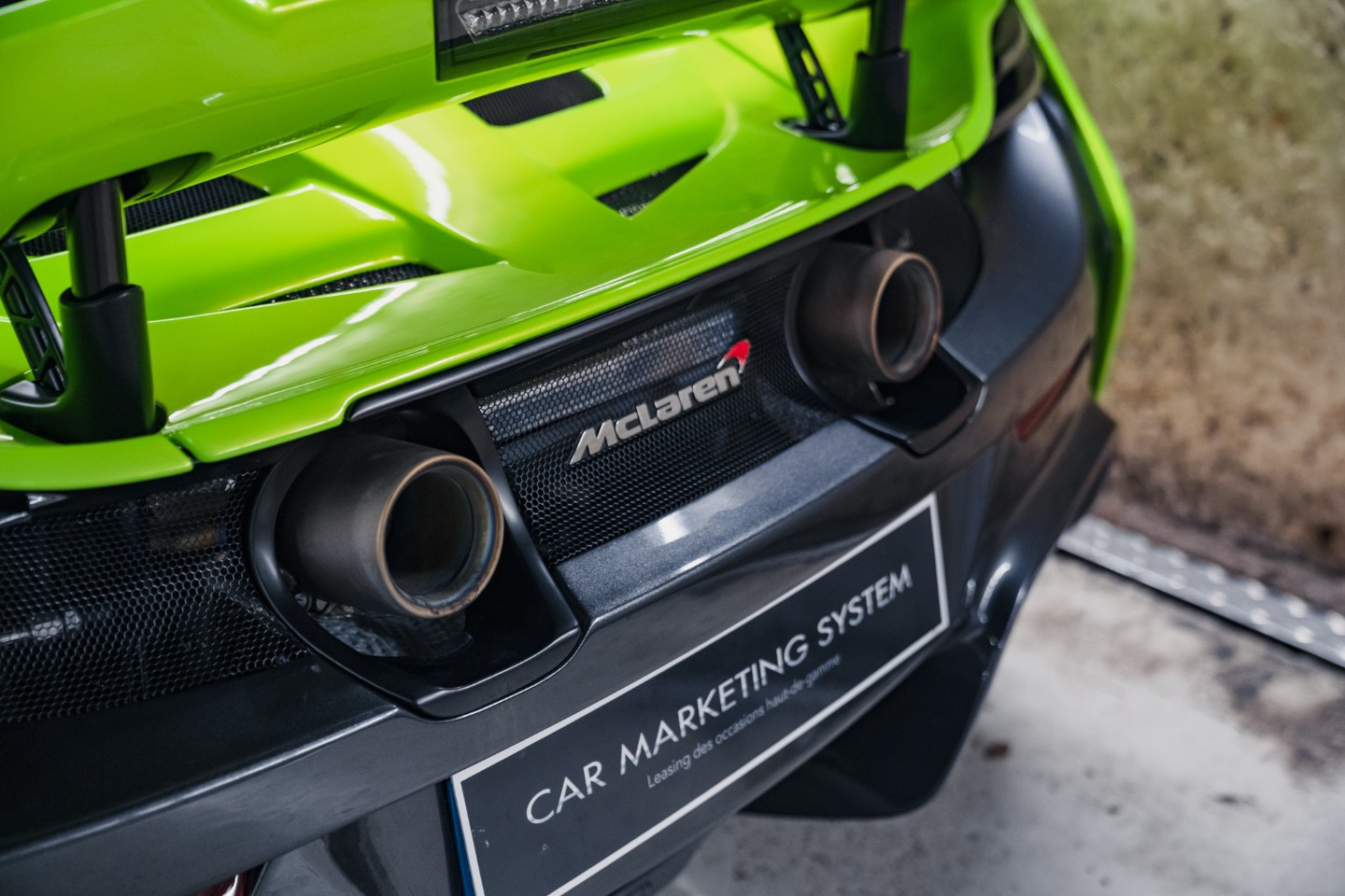 
                                                Voiture
                                                 McLaren 675LT V8 3.8 675
