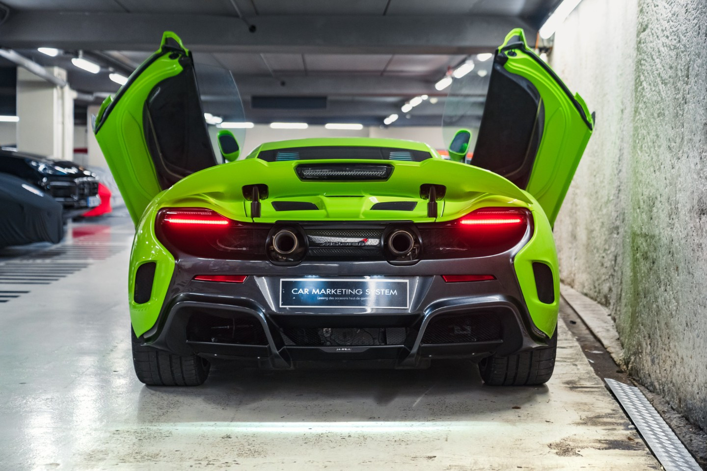 
                                                Voiture
                                                 McLaren 675LT V8 3.8 675