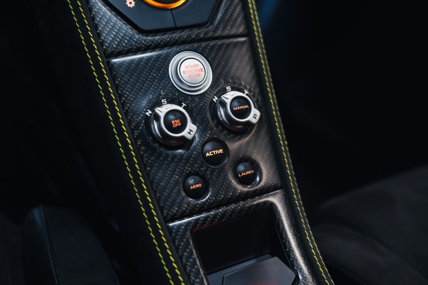 
                                                Voiture
                                                 McLaren 675LT V8 3.8 675